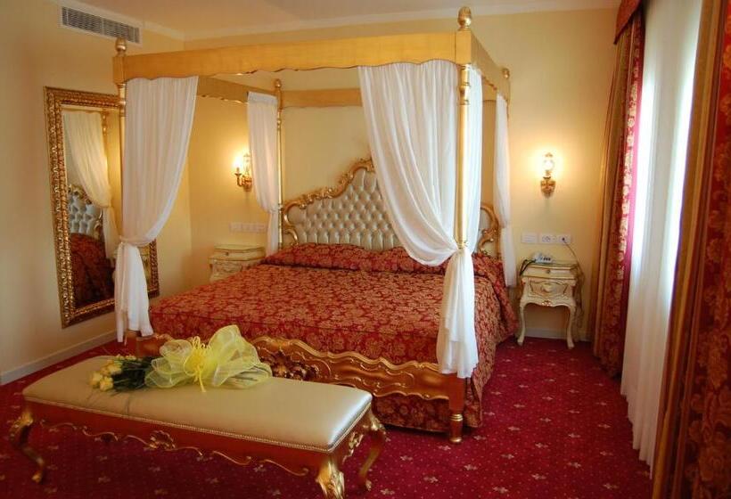 סוויטת מאסור, Motel Gold