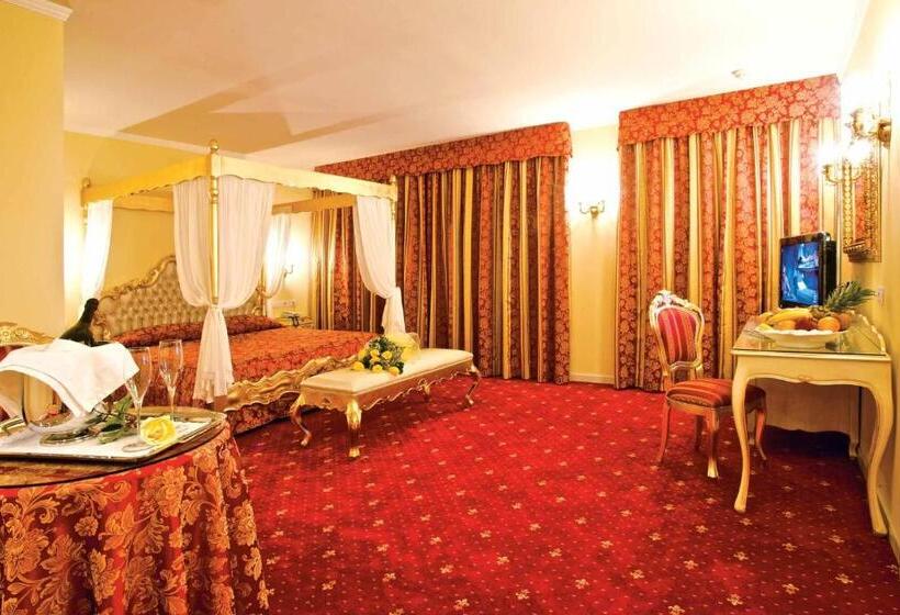 סוויטת מאסור, Motel Gold