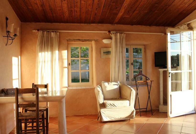 Номер Стандарт, Domaine De La Blaque   B&b