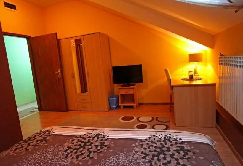 اتاق استاندارد سه نفره, Rooms With A Parking Space Osijek, Slavonija 15994