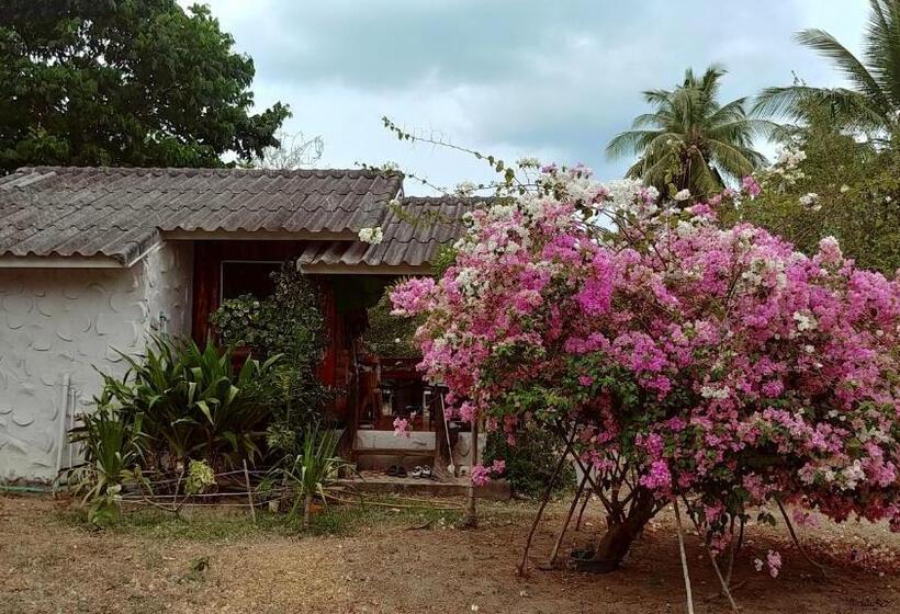 스탠다드 방갈로, Wandee Resort Bankrut