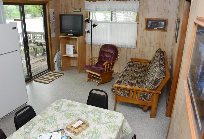 오두막, Riverside Resort