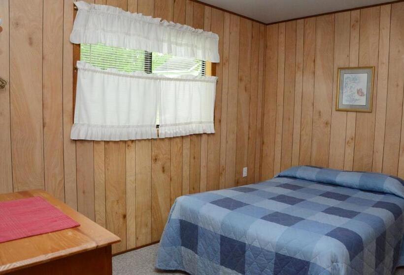 오두막, Riverside Resort