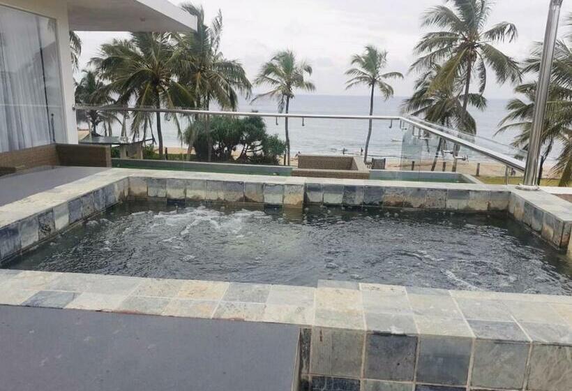 غرفة عائلية, The Lighthouse Negombo