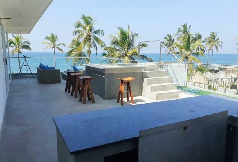 غرفة عائلية, The Lighthouse Negombo