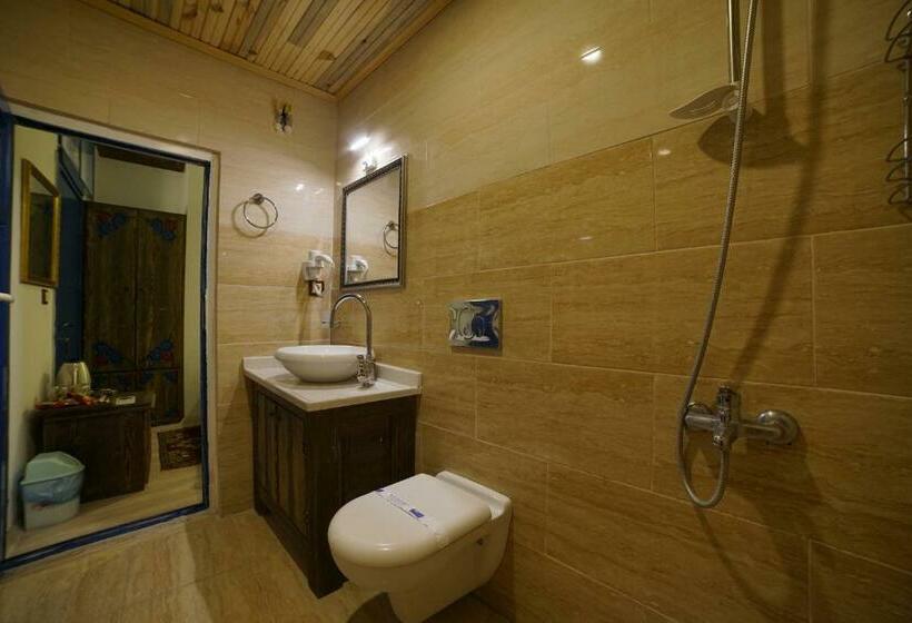 Standart Oda, Mirzade Konak