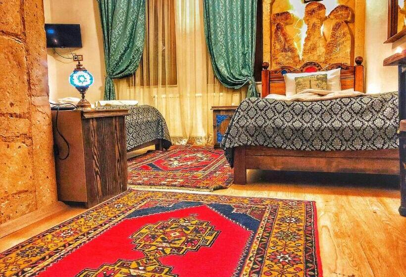 Delüks Üç Kişilik Oda, Mirzade Konak
