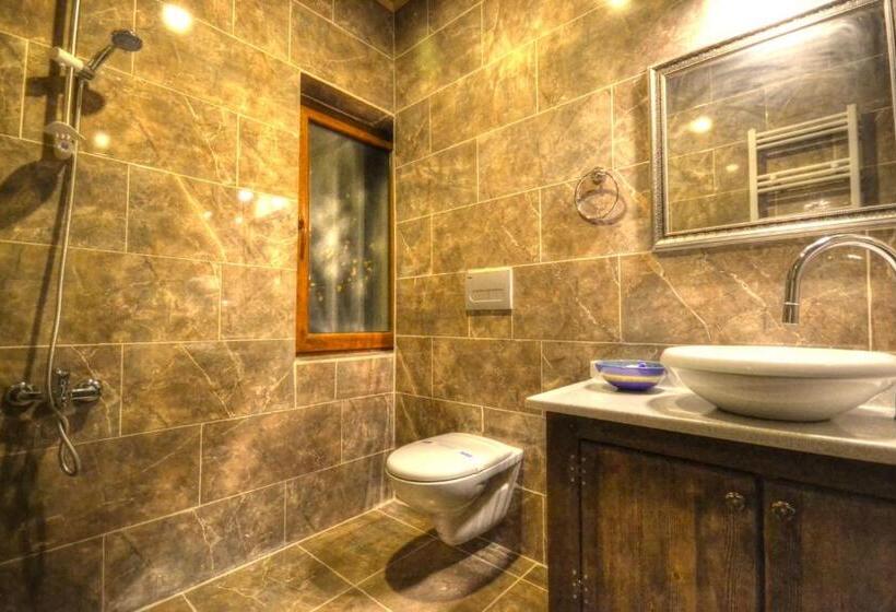 デラックストリプルルーム, Mirzade Konak