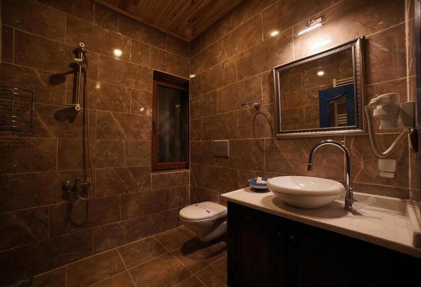 デラックストリプルルーム, Mirzade Konak