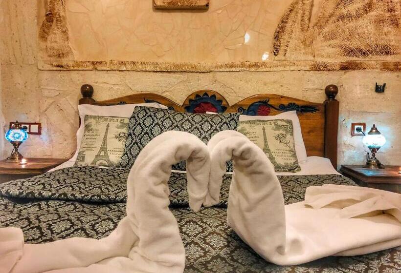 Balkonlu 4 kişilik Standart Oda, Mirzade Konak
