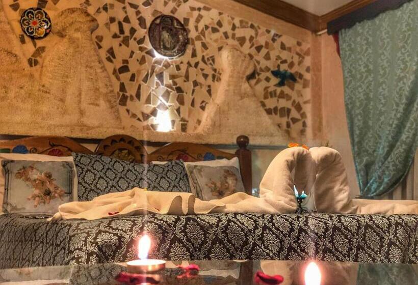 デラックスルーム, Mirzade Konak