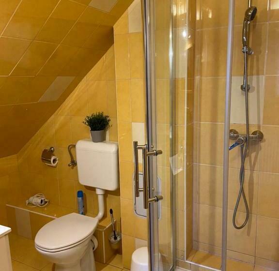 标准工作室, Centrum Vendégház