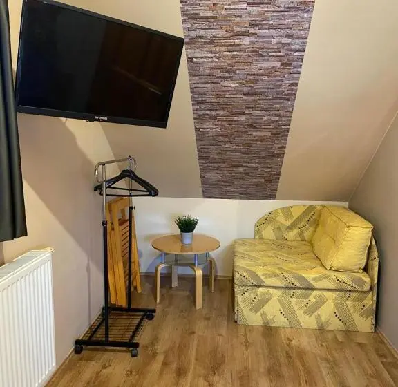 استودیوی استاندارد, Centrum Vendégház