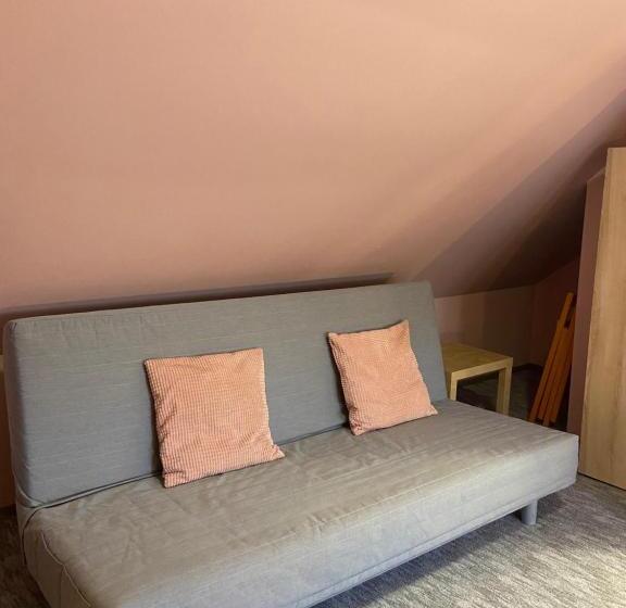 标准三人间, Centrum Vendégház