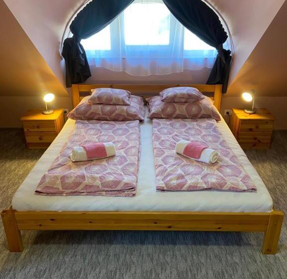 标准三人间, Centrum Vendégház