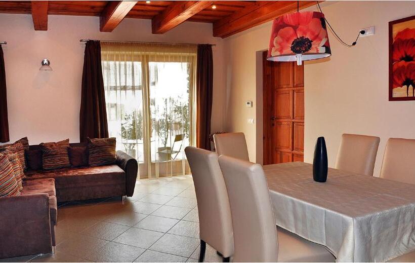 标准三人间, Centrum Vendégház