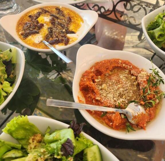 スーペリアールーム, Assos Sunset Boutique