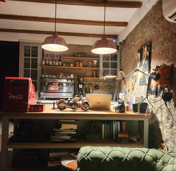 スーペリアールーム, Assos Sunset Boutique