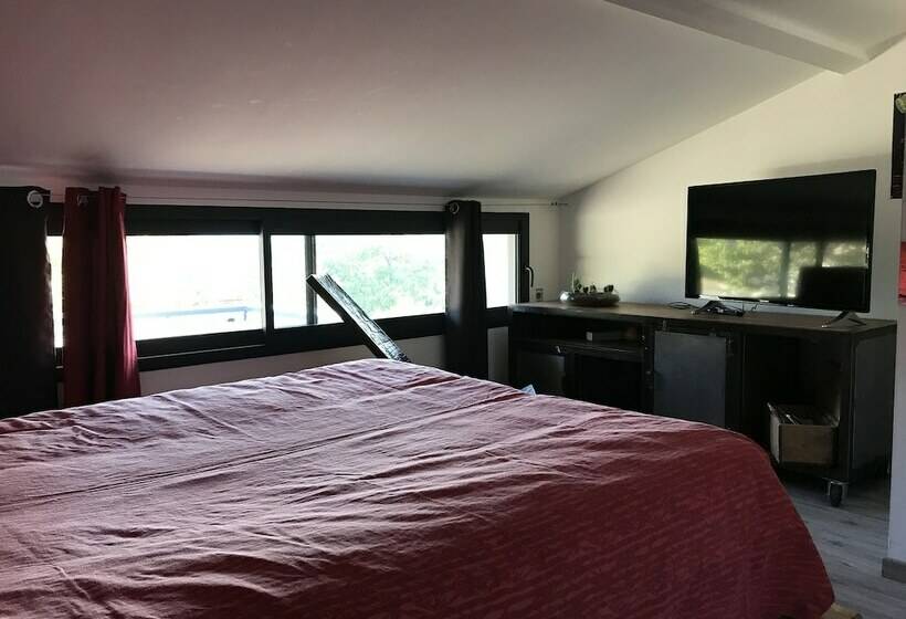 标准间, Au Hangar