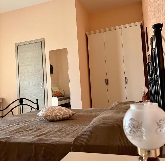 غرفة ديلوكس ثلاثية مطلة على البحر, Carrubella Santa Zita