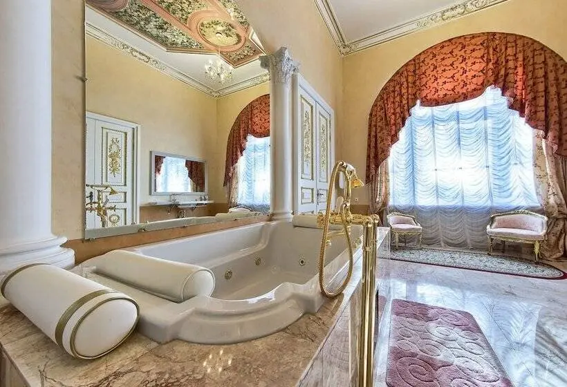 ロイヤルスイート, Palace Yelizavetino