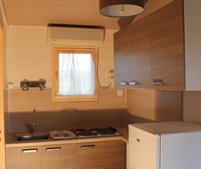 בקתת חדר, Le Hameau Des Genets