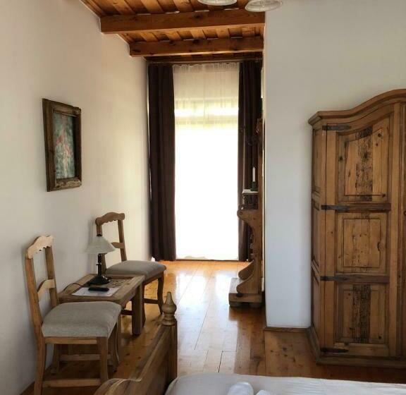 غرفة قياسية, Ginti Panzió, őrség