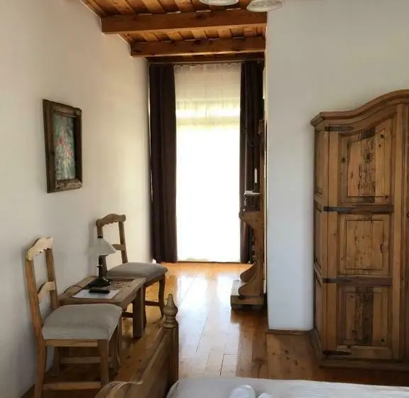 スタンダードルーム, Ginti Panzió, őrség