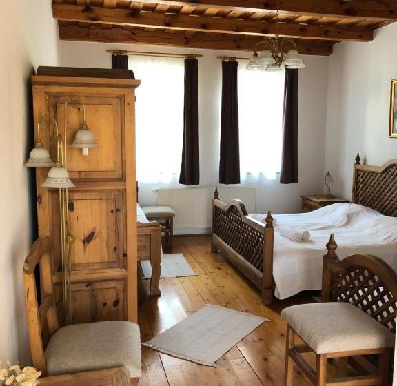 غرفة قياسية رباعية, Ginti Panzió, őrség