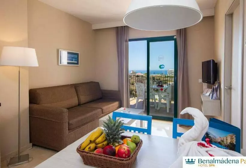 Huoneisto 1 Makuuhuone Allasnäkymä, Benalmadena Palace Spa