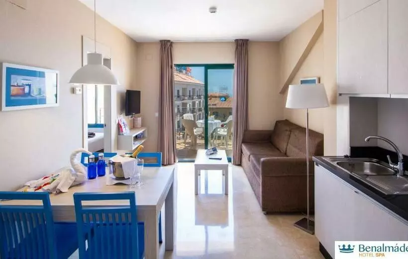 Huoneisto 1 Makuuhuone Allasnäkymä, Benalmadena Palace Spa