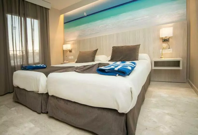 Huoneisto 1 Makuuhuone Allasnäkymä, Benalmadena Palace Spa