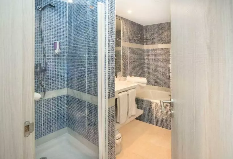 Huoneisto 1 Makuuhuone Allasnäkymä, Benalmadena Palace Spa