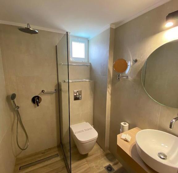 디럭스 룸, Castro