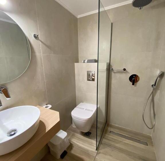 디럭스 룸, Castro