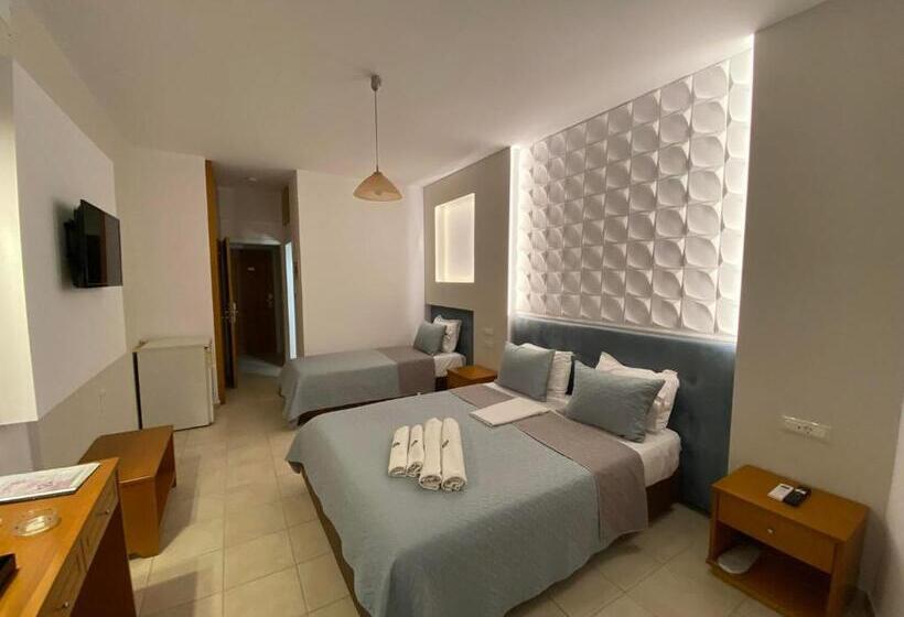 디럭스 트리플 룸, Castro