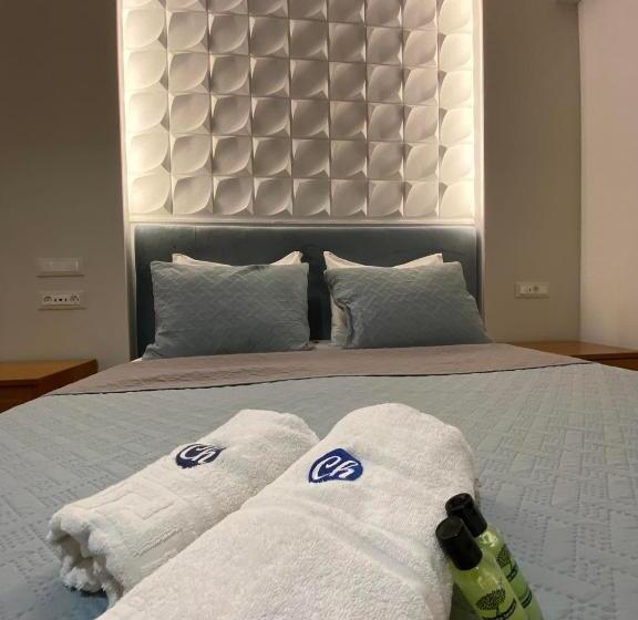 Трехместный Номер Deluxe, Castro