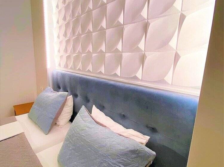 디럭스 룸, Castro