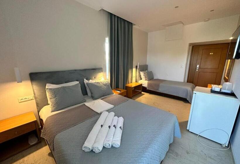 수피리어 트리플 룸, Castro