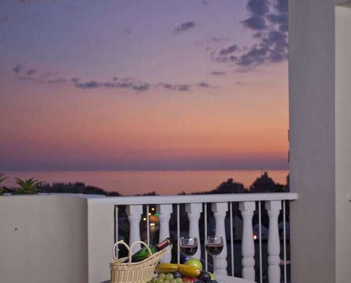 家庭间, Club Paradiso Hotel & Resort