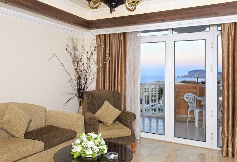 家庭间, Club Paradiso Hotel & Resort