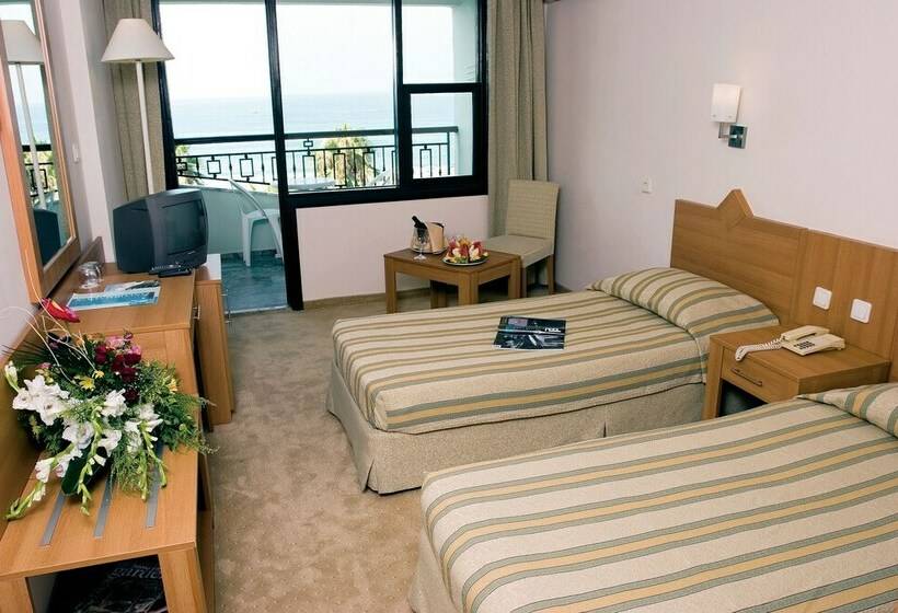 Номер Стандарт Трехместный, Elysee Rive