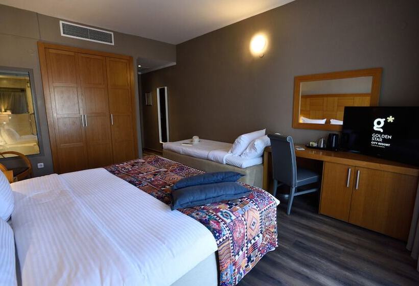 غرفة عائلية ذات إطلالة جانبية على البحر, Golden Star City Resort