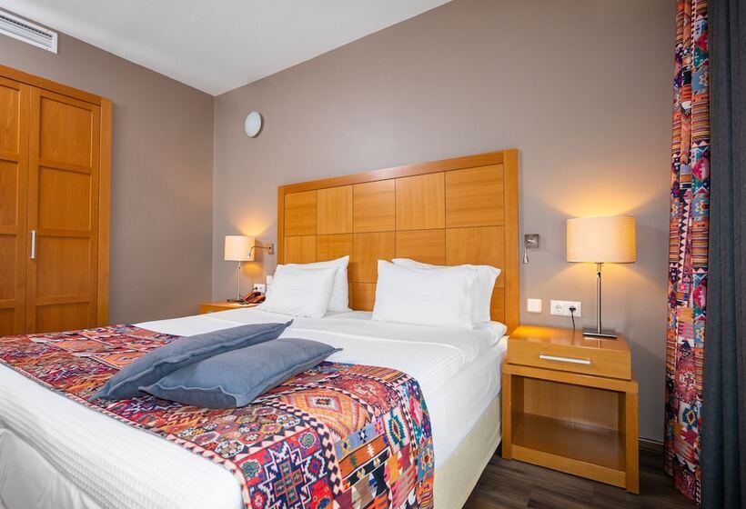 غرفة قياسية مطلّة علي البحر, Golden Star City Resort