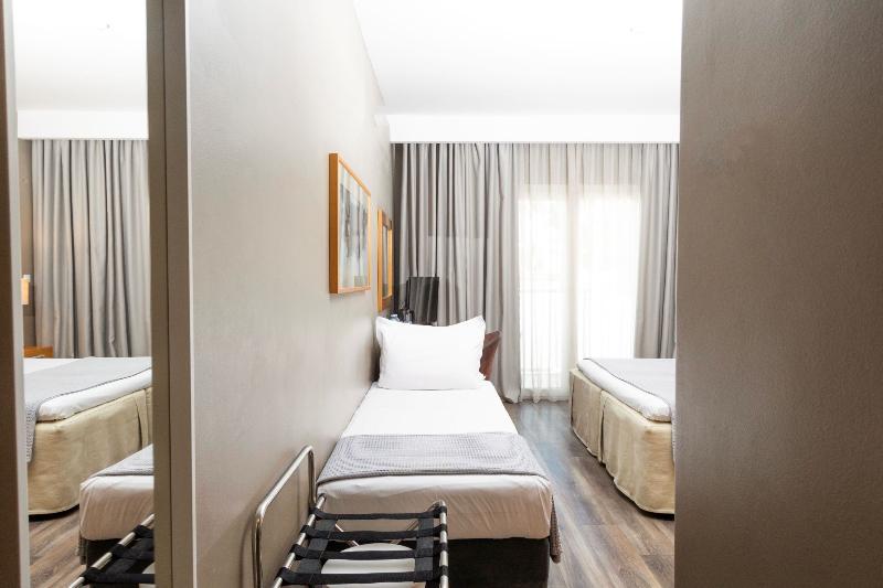 غرفة عائلية ذات إطلالة جانبية على البحر, Golden Star City Resort