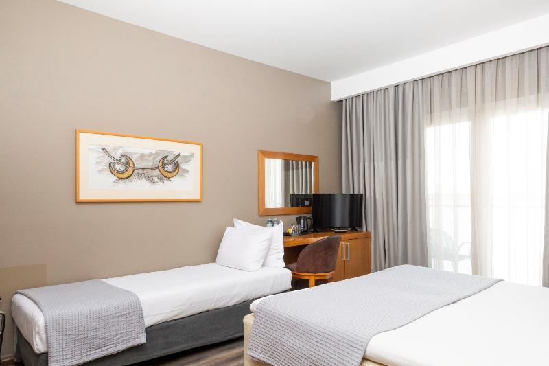 غرفة عائلية ذات إطلالة جانبية على البحر, Golden Star City Resort