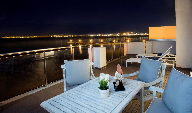 جناح مطلّ علي البحر, Golden Star City Resort