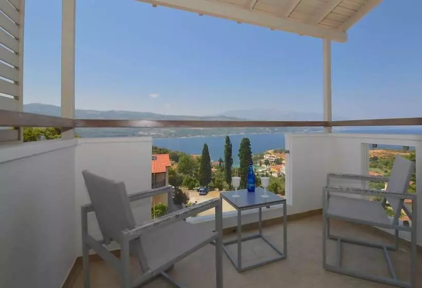 اتاق لوکس با چشم‌انداز دریا, Ino Hotel & Suites