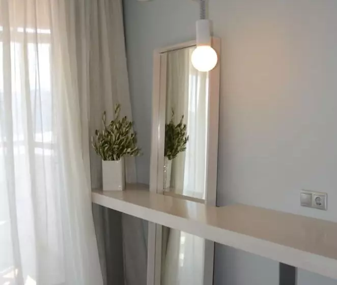 اتاق لوکس با چشم‌انداز دریا, Ino Hotel & Suites