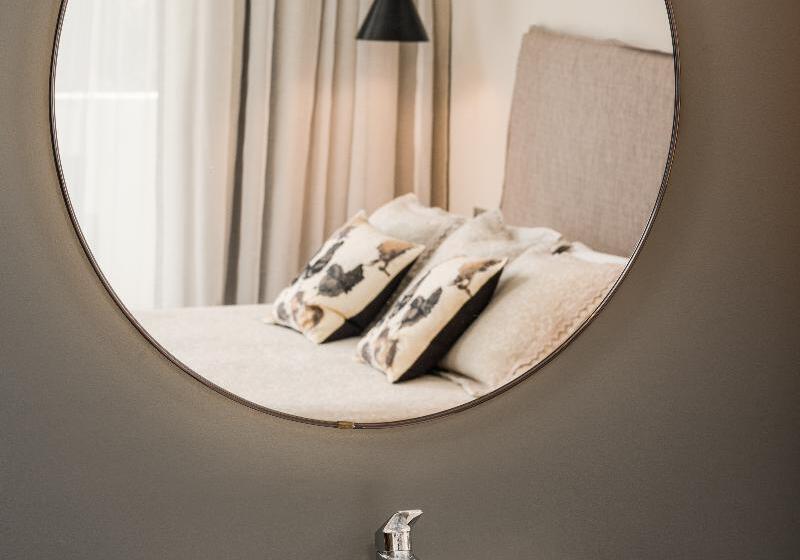 سوییت لوکس, Ino Hotel & Suites